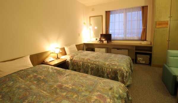 *【部屋・洋室】ヘルスウッド使用のベッドで旅の疲れも癒せます。