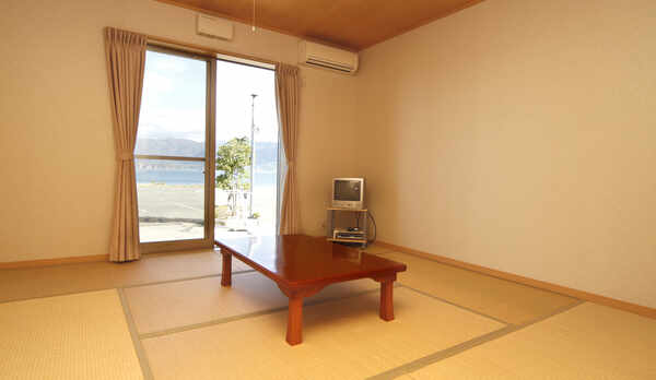 和室★「当館はお客様ご自身でお布団をお敷きいただいております。何卒ご了承下さいませ。」