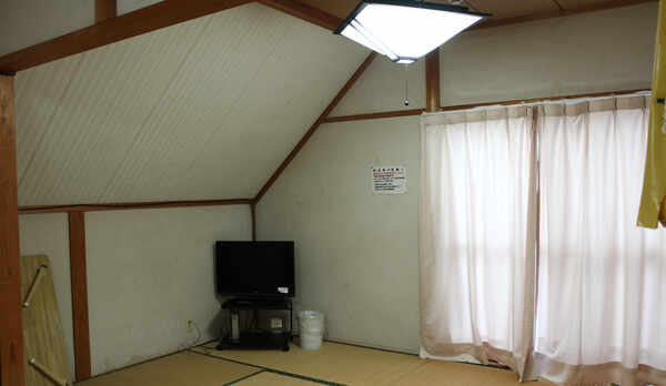 *2階建バンガロー2階和室