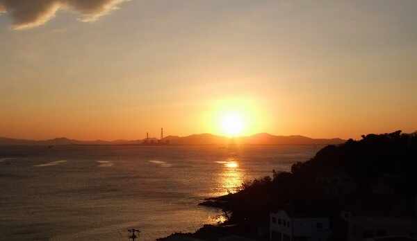 客室から見る朝日