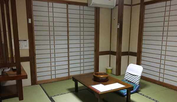 客室一例（バス・トイレ付）