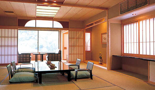 新館　開春楼客室