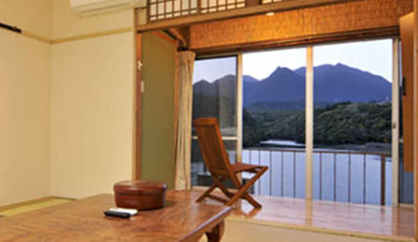 【客室一例/和室】天気の良い日の夜は、美しい星空もお楽しみいただけます。