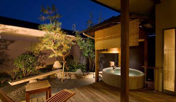 離れ屋風客室：おと吉テラス