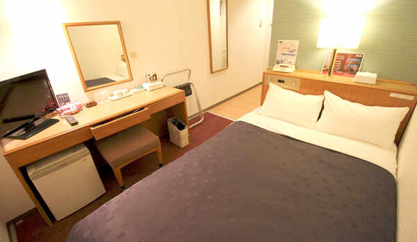 セミダブルルーム■ベッド幅１２５ｃｍのエコノミータイプ・シモンズベッド