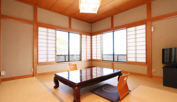 ２階客室8畳◆最大4名様までご利用いただける眺めのいいお部屋です