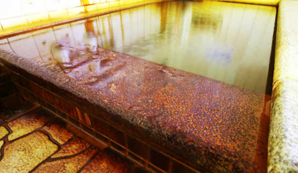 ■温泉＿珍しい炭酸冷鉱泉。浴後はさわやか！身体がスッキリします♪