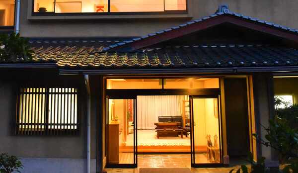 かに宿 坂本屋の正面玄関