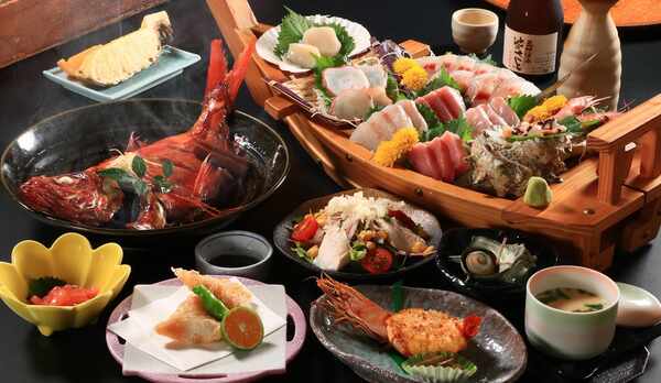 【夕食コース】金目鯛煮付けプラン◆一番人気のプランです☆秘伝のタレで煮込んだ金目鯛と豪華な舟盛り