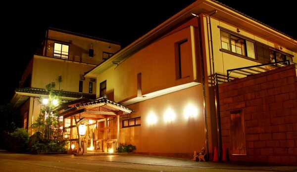 金沢 湯涌温泉の一番奥に位置する当館&hellip;静寂につつまれた落ち着いた雰囲気の旅館です。