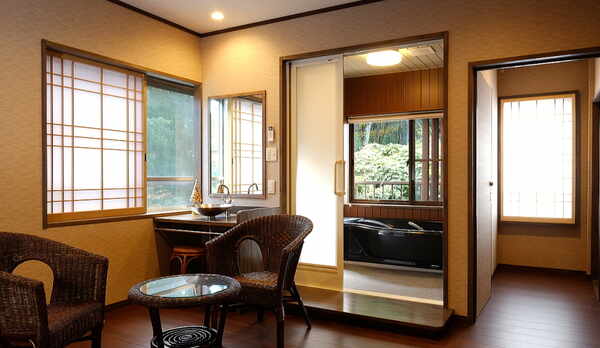 NEW！【貸切風呂付・和室10畳】貸切風呂付リラックスルームとつながったお部屋〜禁煙〜