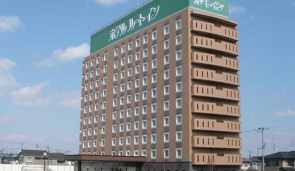 ◆ホテル外観◆郡山インターチェンジからわずか１㎞の好立地です