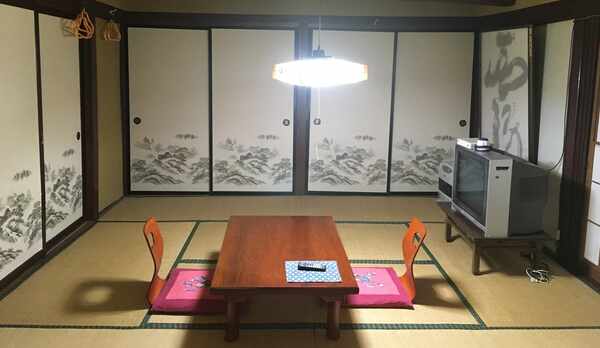 *本館和室6〜10畳/伊藤博文を筆頭とするメンバーが来訪し、明治憲法が草案されたお部屋
