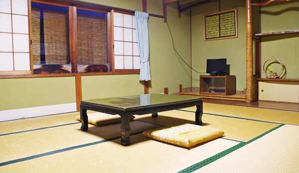 *【部屋】街側和室でございます。お部屋から琵琶湖は見えませんが、のんびりお寛ぎいただけます。