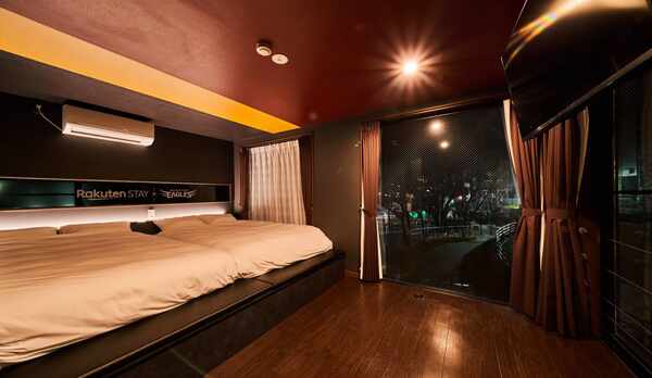 寝心地に定評のあるフランスベッドを採用！（客室201：一例）