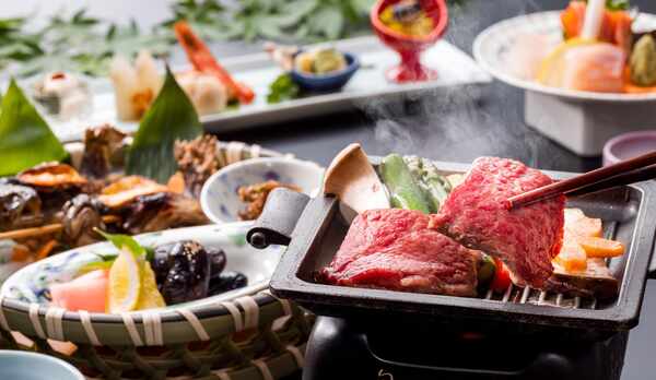 ■夕食一例　メインは信州プレミアム牛