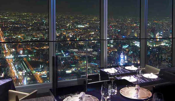57階　レストラン「ZK」（ジーケー）