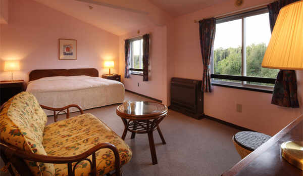 クイーンダブルベッドルーム