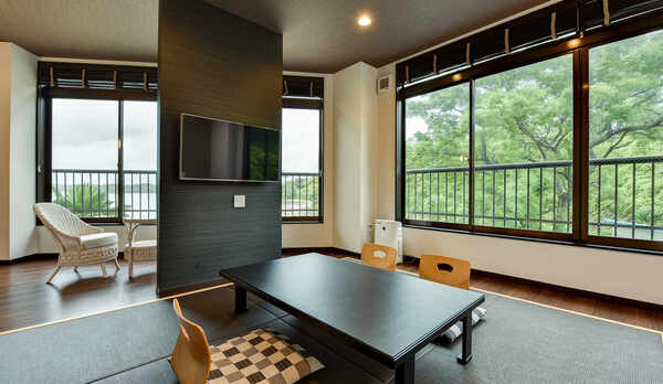 *【デラックスルーム】波音とともに時間毎に表情を変える天草の海をお楽しみください。