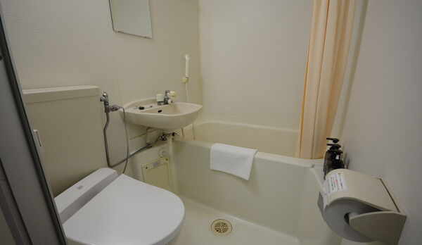 客室バス・トイレ（全室ウォシュレット完備）