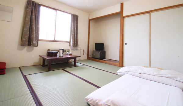 *【部屋/和室一例】落ち着いた雰囲気の和室でゆっくりとお過ごしいただけます。