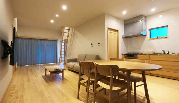 ゆにの浜ぱなり【てぃだ】リビング＆ダイニング