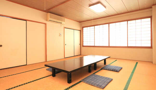 ＜15畳和室＞最大6名様までOKの広いお部屋