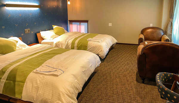 ・【洋室一例】日本らしさとクラシックな空間が融合したお部屋