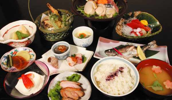 *【お食事例】レストラン&ldquo;古宮&rdquo;にてご用意するお食事。