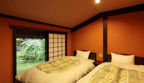 松の家　ベッドルーム