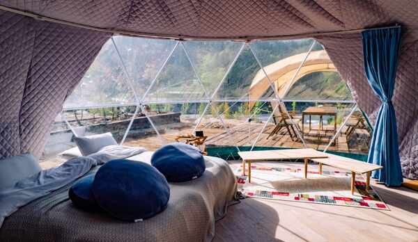 広々と快適にお過ごしいただけるドームテントのお部屋