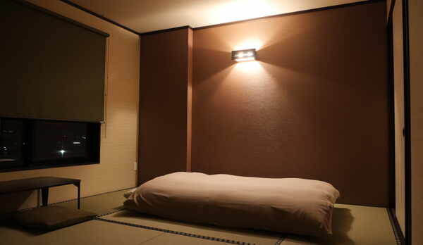 和室　10畳　バス・トイレ・洗面化粧台付き