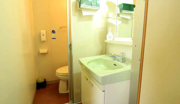 各お部屋にトイレと洗面所完備です♪