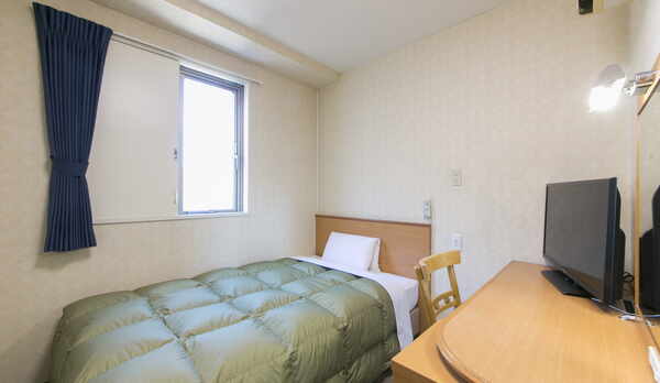シングルスタンダード☆120cm幅ベッドでゆっくりお休みください。カーテン・扉で日差しの調節も可能！