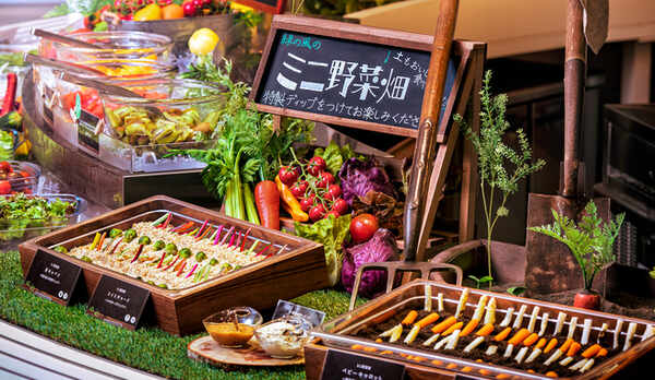 【ブッフェ一例】緑の風のミニ畑　掘り出した野菜は特製ディップで。