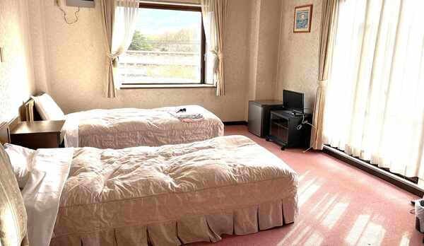 *【洋室】ユニットバス完備の12平米のツインルームです。