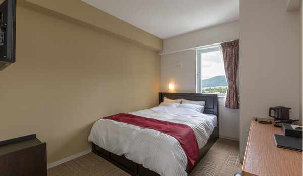 広さ１８平米、幅1600㎝の広々クィーンサイズベッド！