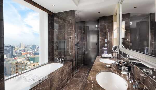 百合スイート 88㎡（バスルーム）