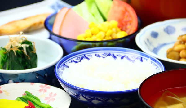 朝から元気がでるようご飯がすすむメニューをご用意いたします