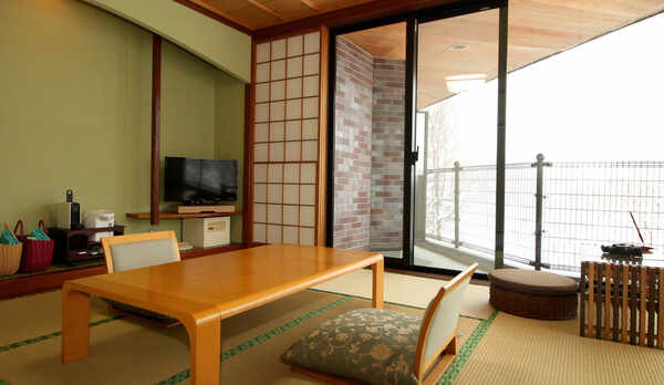 【特別室】ゆったりとした和室と独立した洋室のお部屋は贅沢な空間