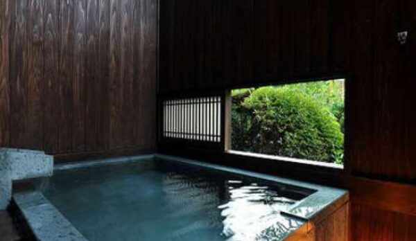 新しく新設された「くつろぎの間」北条の客室専用露天風呂