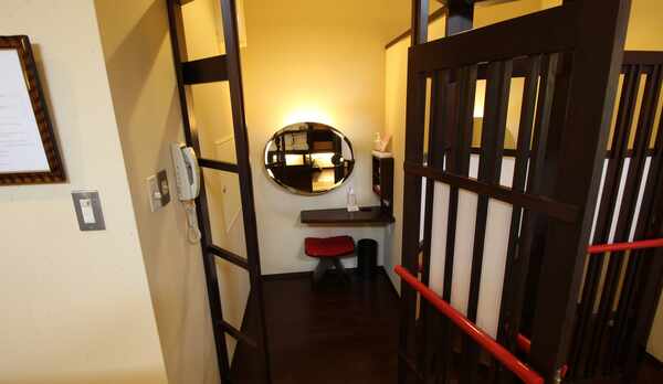 大浴場の脱衣室の個室