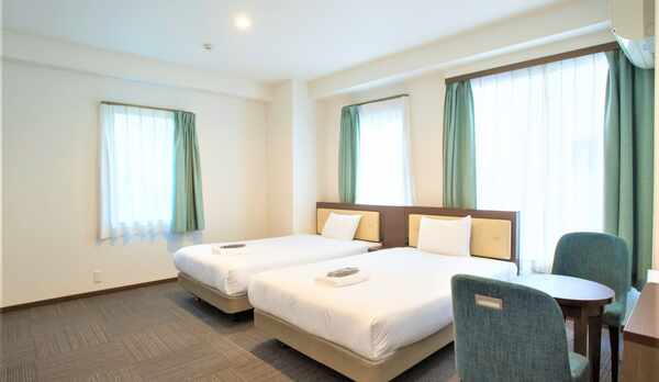 ツインルーム・広さ16㎡〜19㎡　ベッド幅110㎝　・全室シモンズ製ベッド♪全室ウォシュレット完備♪