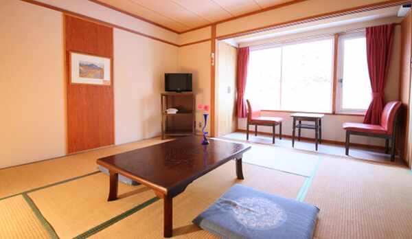 *【部屋一例】本館東側和室