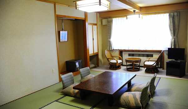 【客室】和室１０畳（バス・トイレ付き）