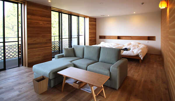 ・2021年4月リニューアル！木のぬくもり感じる30畳「もっちゃん」