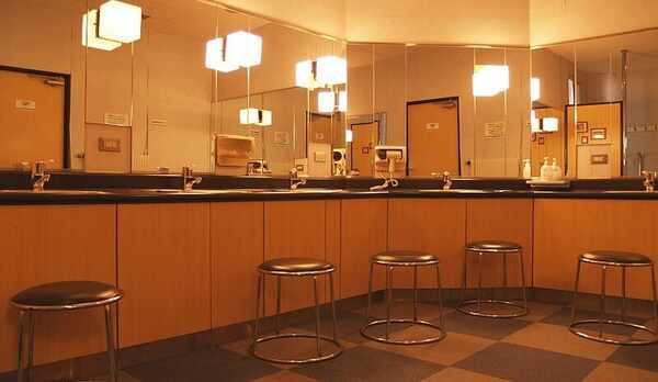 パウダールーム