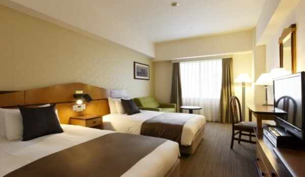 <ツインルーム>  ベッド幅120cm&times;2台　お部屋の広さ25.5㎡