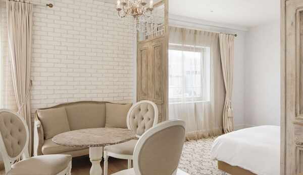 女性に大人気！シャビーシックな雰囲気がトレンドなパレススイート