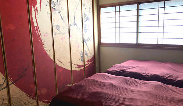 ・純和風なお部屋：シングルベッド2台を設置